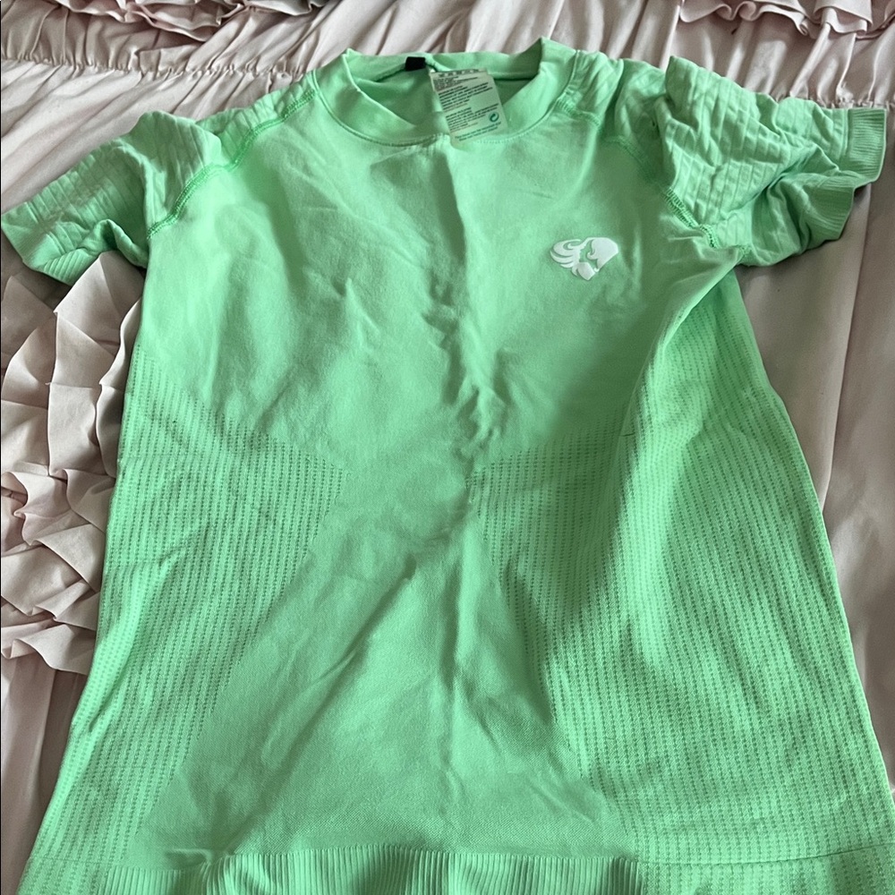 Womens best athletic top size